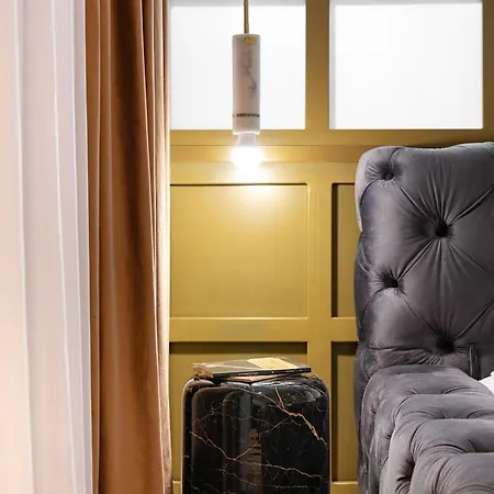 Qult - Peaky Blinders Apartman *